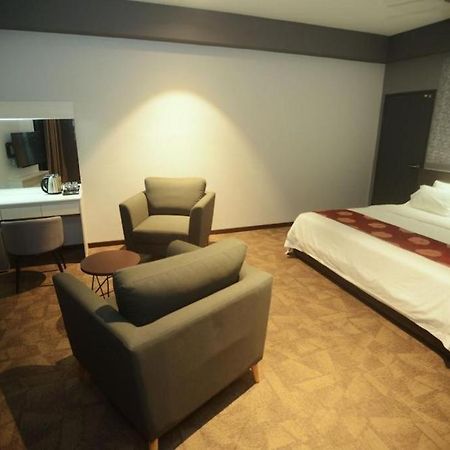 Star-Well Hotel Куала Липис Екстериор снимка